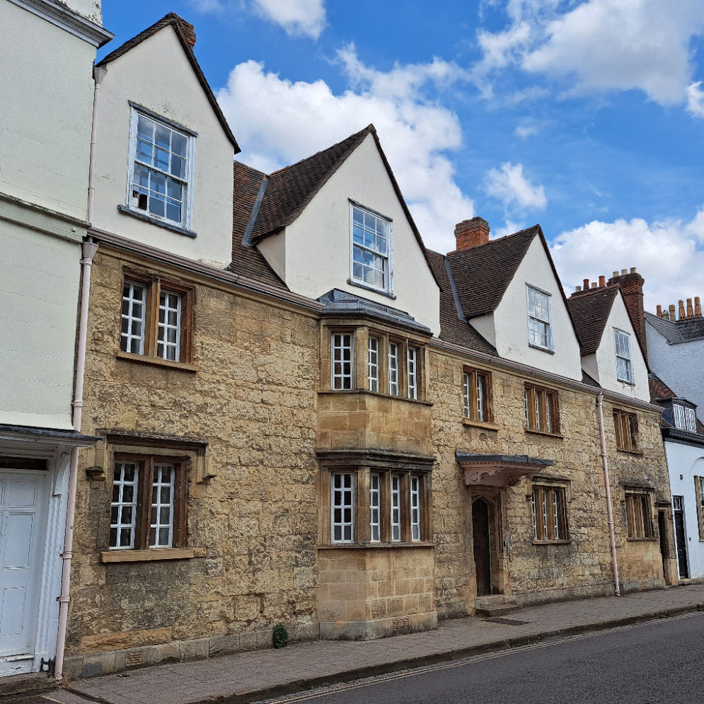 3 Holywell Street