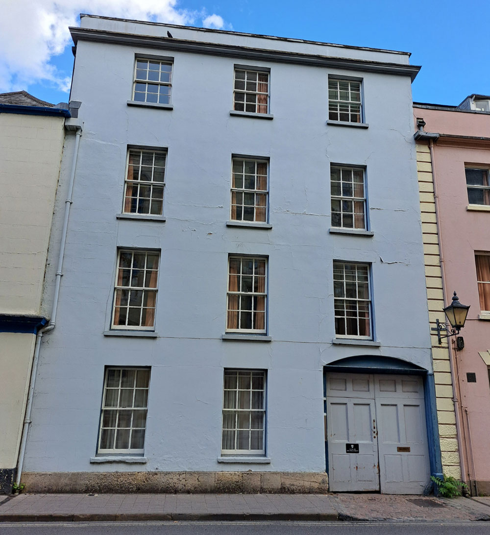 19 Holywell