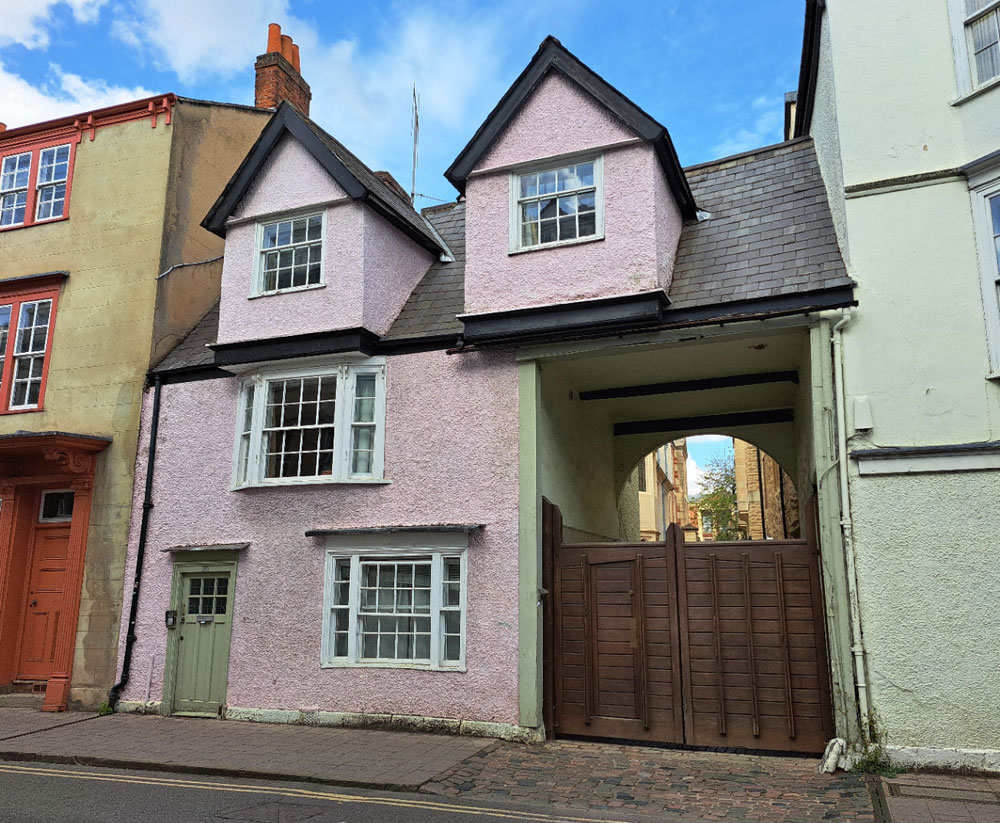 30 Holywell Street