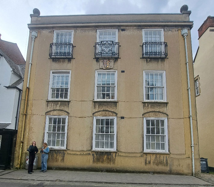 56 Holywell Street