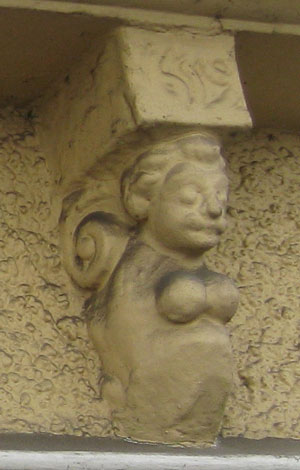 Grotesque 4