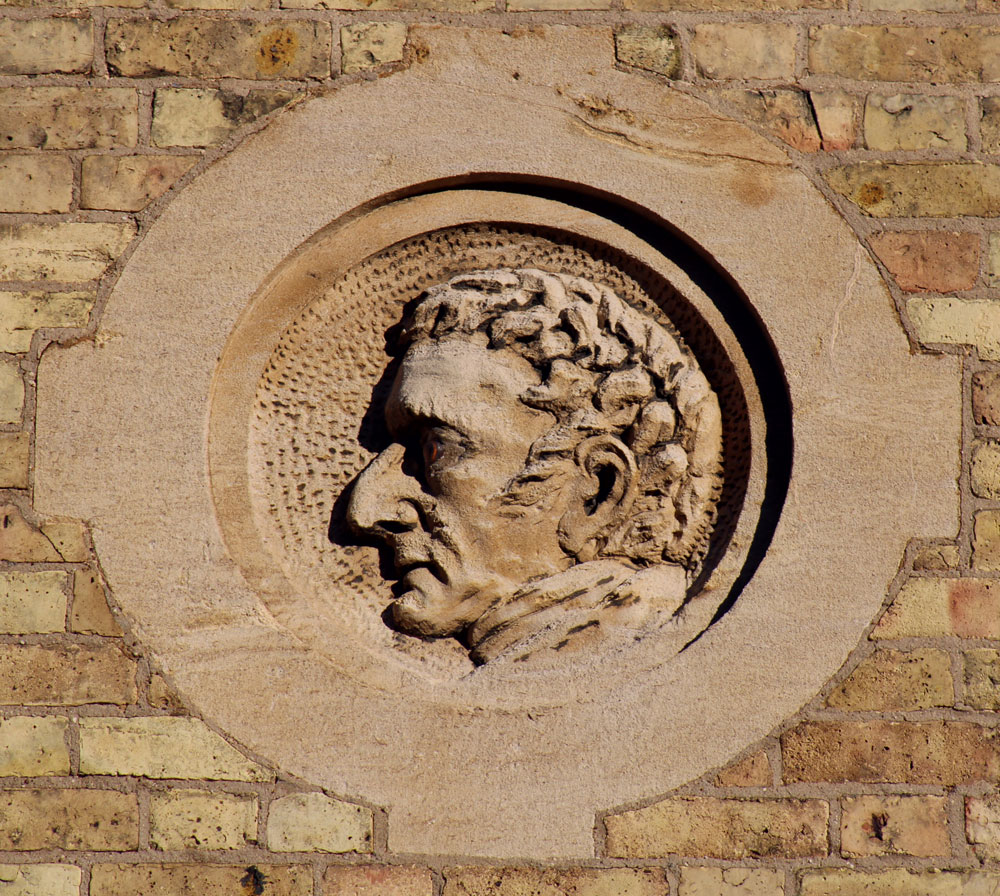 Duke of Wellington in cartouche at 3 Wellington Square