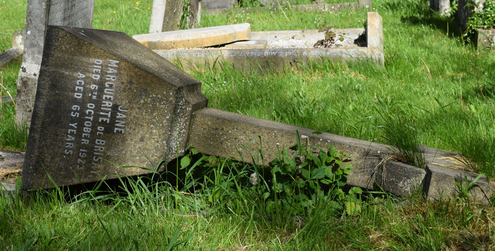 de Brisay grave
